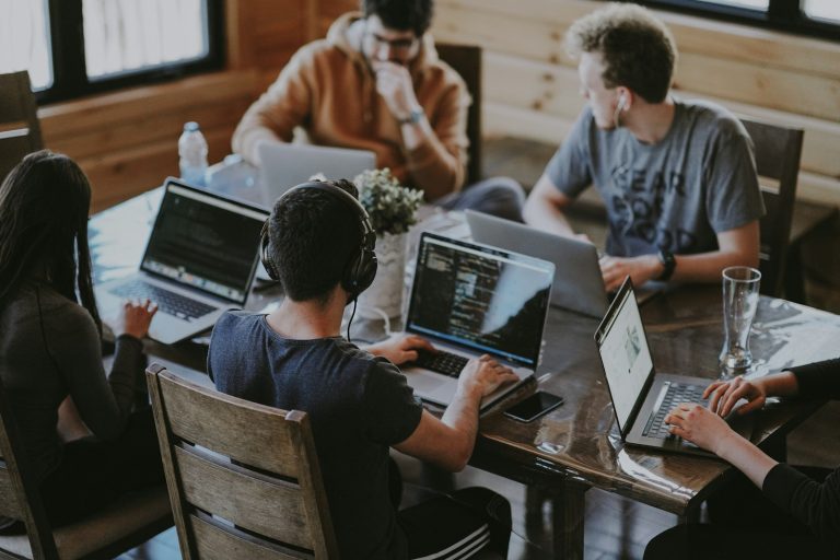 YCLIENTS: обзор CRM для сферы услуг и салонов — D7-CRM