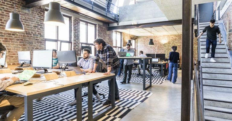 CRM для стартапа — какую систему выбрать и не переплатить