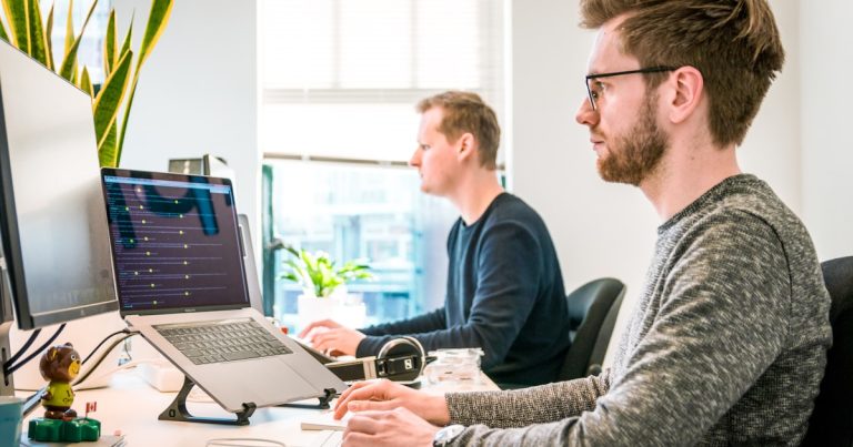NPS: как измерять лояльность клиентов через CRM