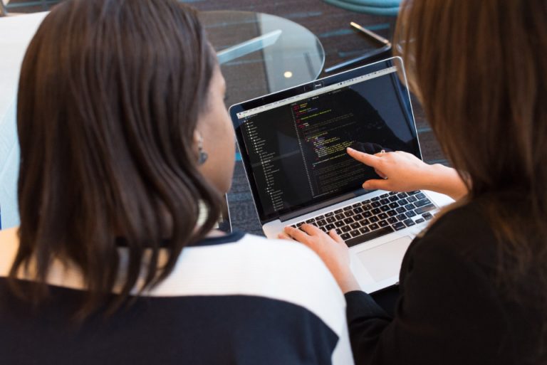 Синхронизация двух CRM: как настроить обмен данными между системами